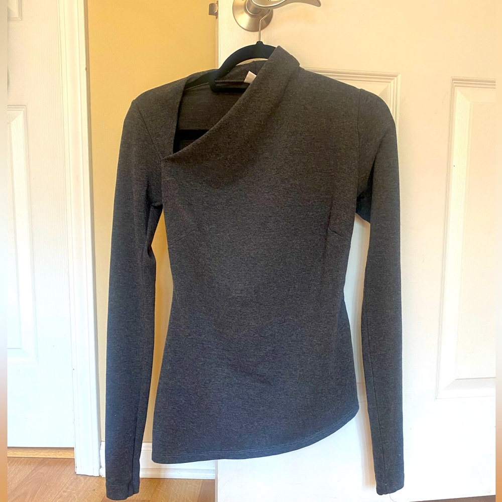 Women’s Gray Asymmetrical Long Sleeve Top